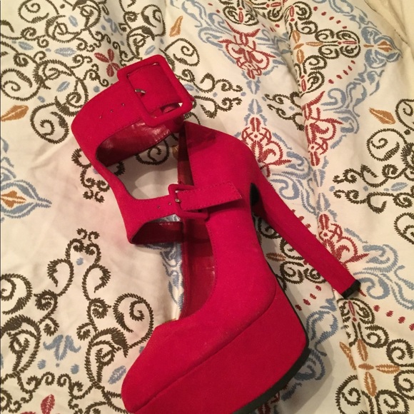 Shoes - Picture 2 of 2